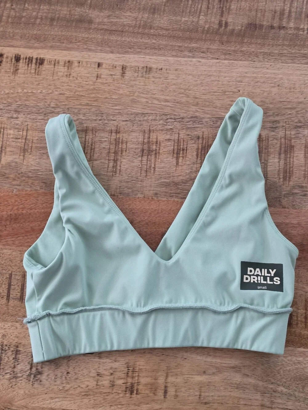 Daily Drills V-Neck Bra Size Small Mint Green